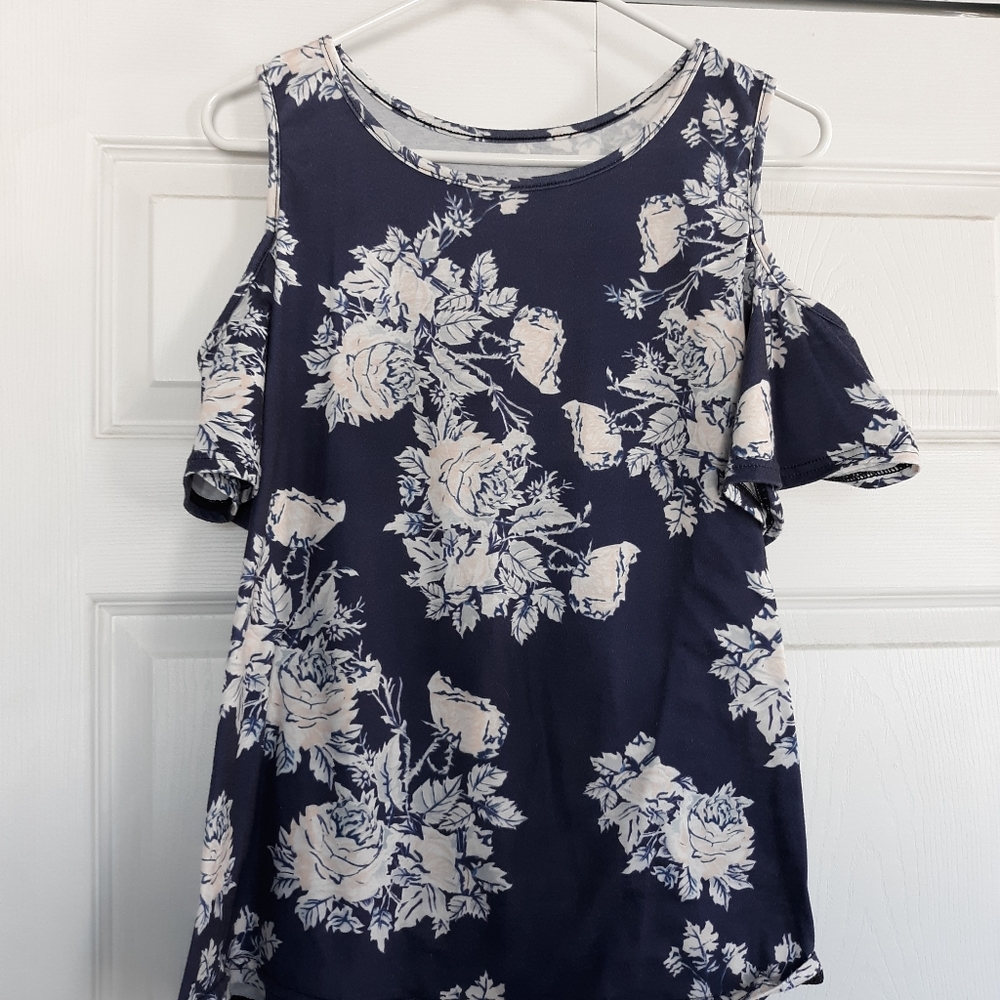Cold shoulder top